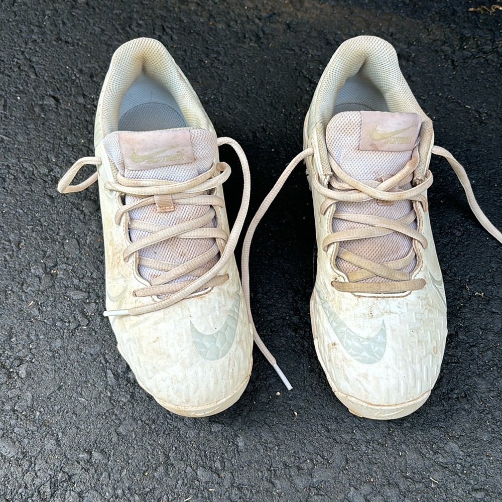 Girls softball cleats
